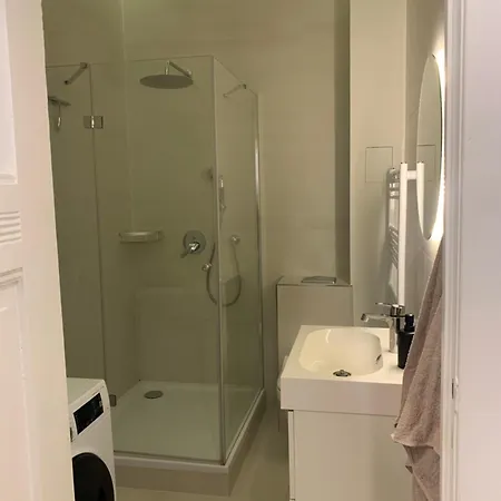 Altbauperle In Pansiyon Berlin